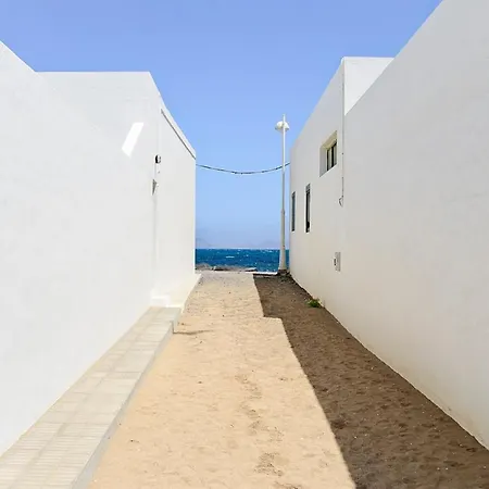 Luxury El Pueblo Famara